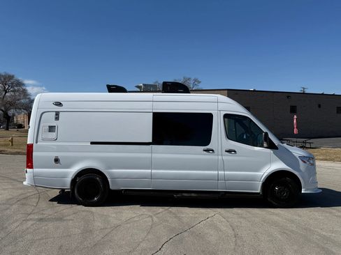 Used 2023 Mercedes-Benz Sprinter 3500 w/ Acoustic Package image 7