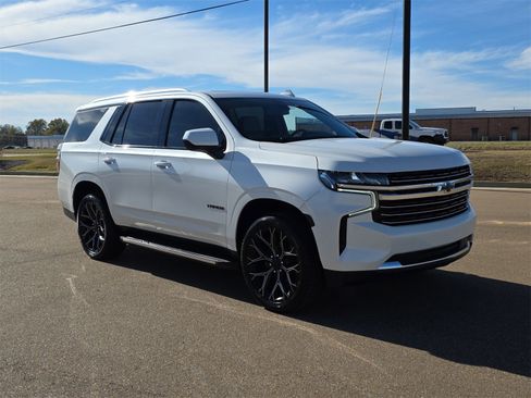 Used 2021 Chevrolet Tahoe LT image 2