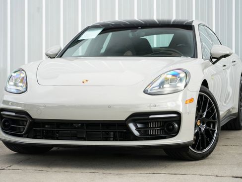 Used 2023 Porsche Panamera 4S image 3