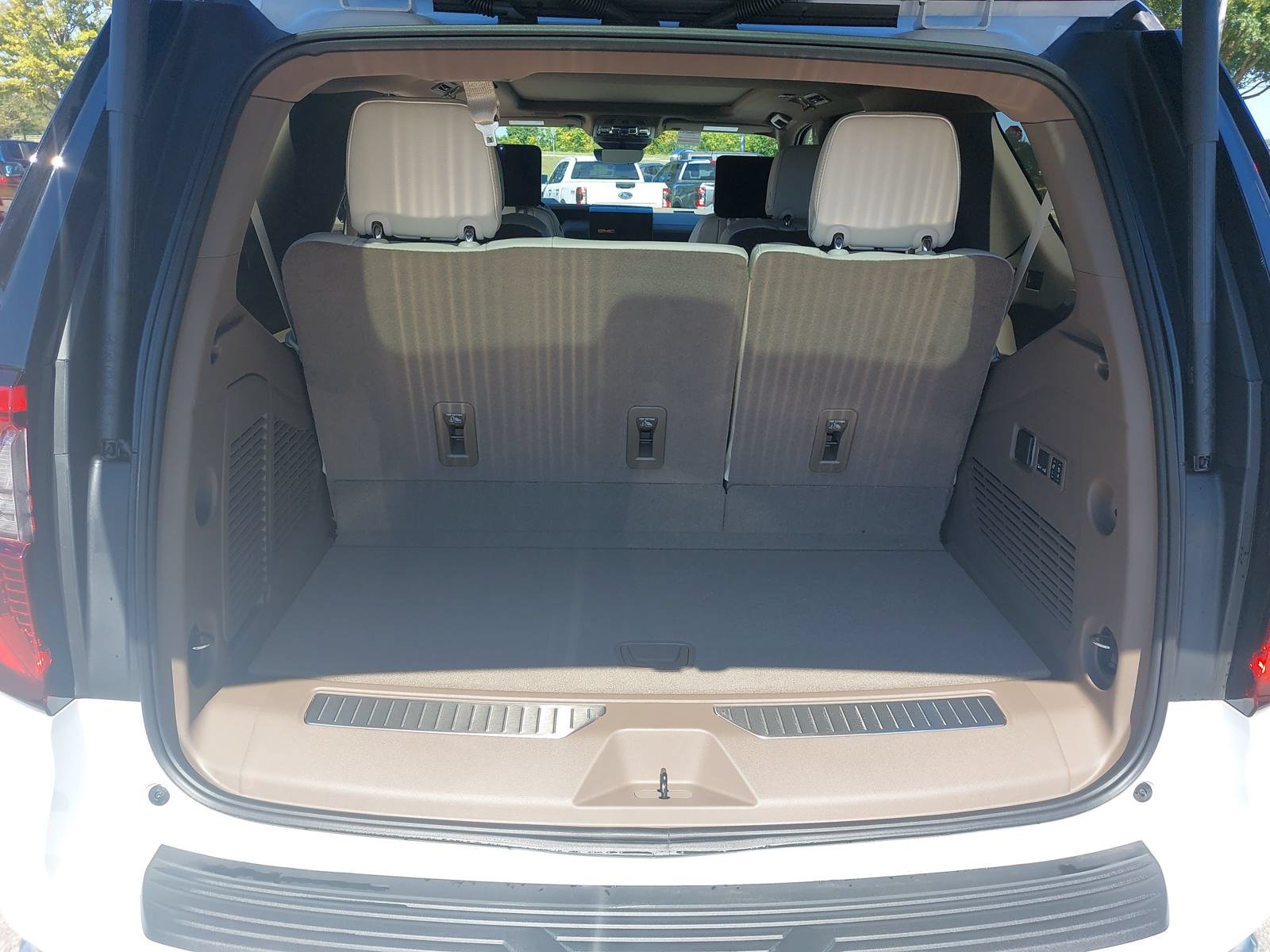 New 2027 GMC Yukon Denali w/ Denali Reserve Package AWD/4WD image 13