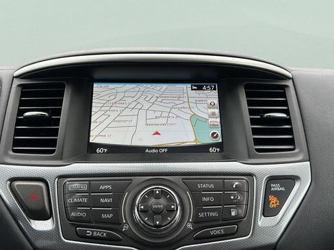 Used 2020 Nissan Pathfinder SL image 32