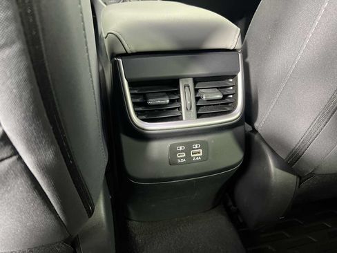 Used 2024 Subaru Outback Premium AWD/4WD image 24