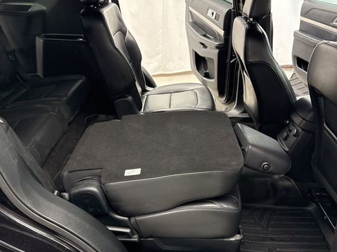 Used 2019 Ford Explorer XLT w/ Equipment Group 202A image 38