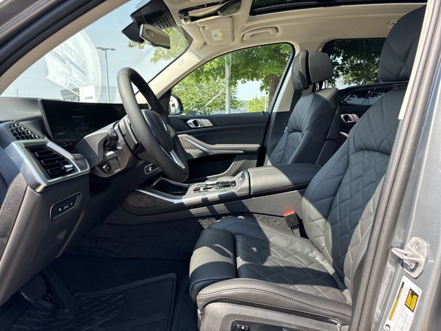 Certified 2026 BMW X7 xDrive40i w/ Premium Package AWD/4WD image 11