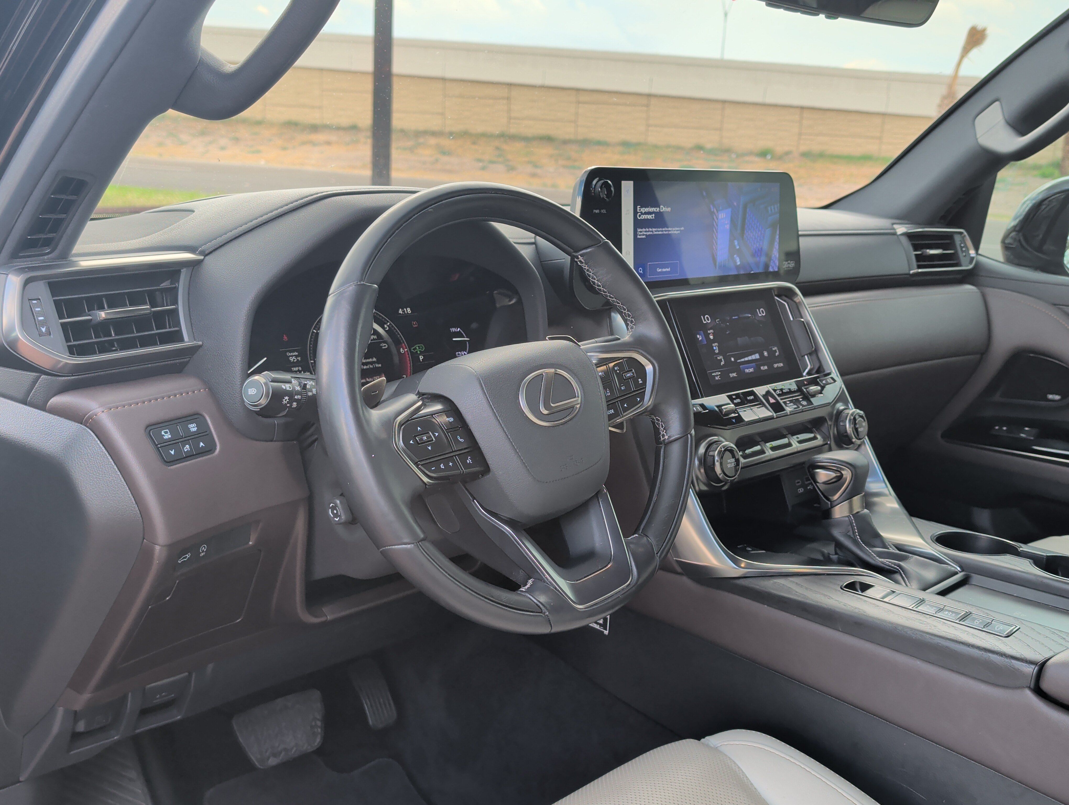 Used 2022 Lexus LX 600 4WD w/ Appearance Package image 12
