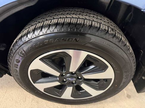 Used 2018 Subaru Forester 2.5i Limited AWD/4WD image 9