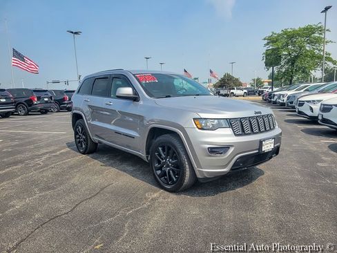 Used 2020 Jeep Grand Cherokee Altitude AWD/4WD image 6
