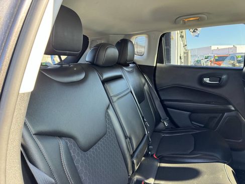 Used 2018 Jeep Compass Latitude w/ Popular Equipment Group AWD/4WD image 29