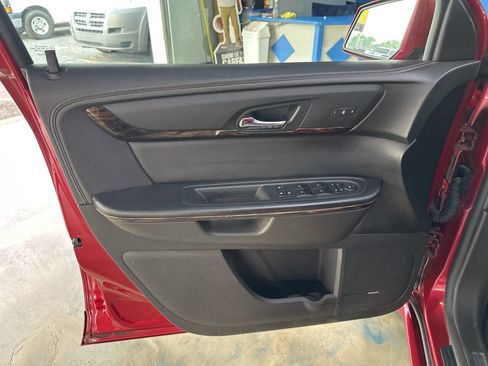 Used 2014 GMC Acadia Denali image 20