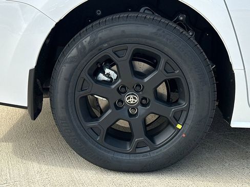 New 2026 Toyota Sienna XLE Woodland Edition image 8