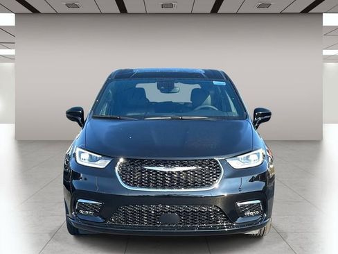 New 2026 Chrysler Pacifica Select image 9