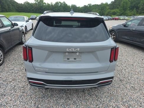 Certified 2023 Kia Sorento EX w/ Panoramic Sunroof Package FWD image 5