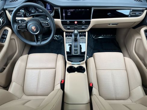 Certified 2026 Porsche Macan AWD/4WD image 6