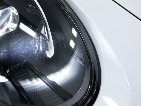 Certified 2025 Porsche 911 Carrera RWD image 16
