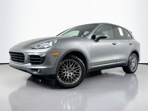 Used 2016 Porsche Cayenne S image 1