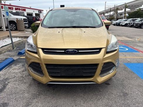 Used 2015 Ford Escape SE FWD image 2