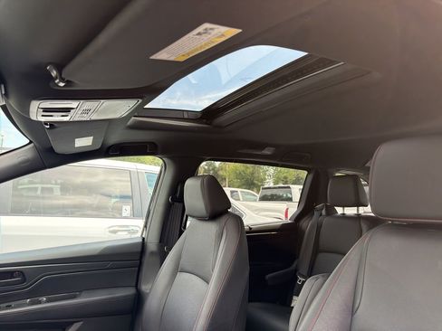 Used 2025 Honda Odyssey Sport-L image 11