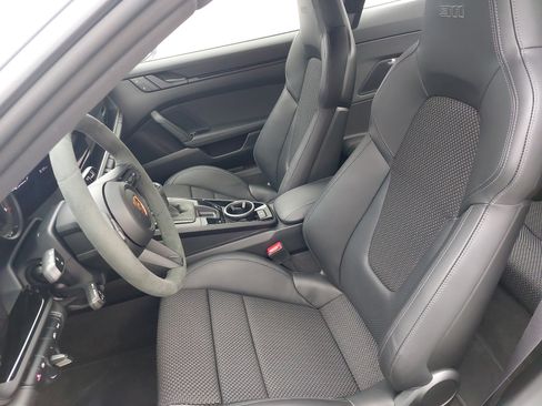 Used 2024 Porsche 911 Carrera image 5