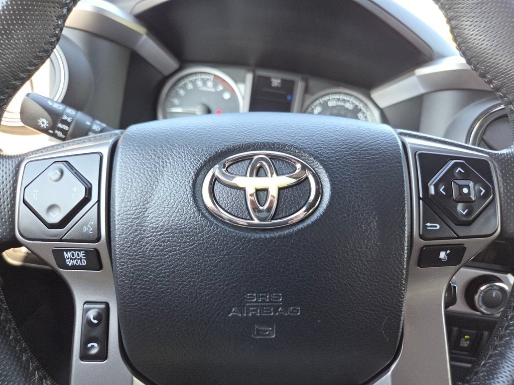 Used 2016 Toyota Tacoma Limited w/ Towing Package AWD/4WD image 37