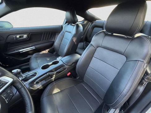 Used 2022 Ford Mustang GT Premium w/ Black Accent Package RWD image 9