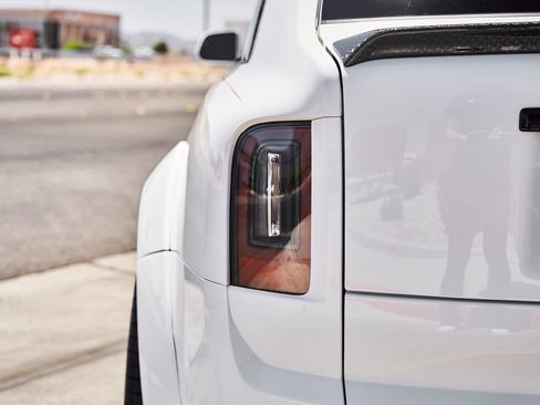 Used 2026 Rolls-Royce Cullinan AWD/4WD image 17