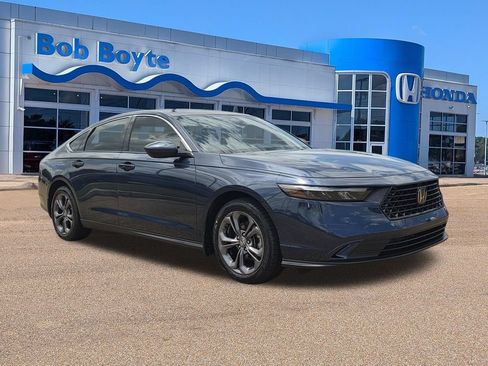 Used 2023 Honda Accord EX image 3