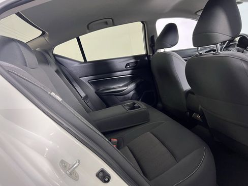 Used 2025 Nissan Altima 2.5 SV image 27