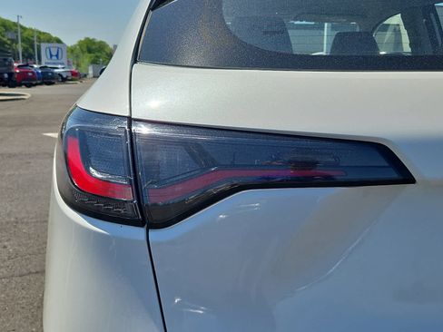 Used 2023 Honda HR-V LX image 11