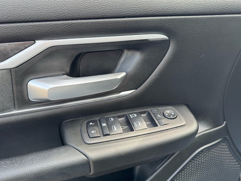 Used 2022 RAM 1500 Big Horn AWD/4WD image 13