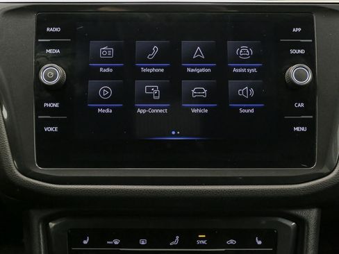 Certified 2023 Volkswagen Tiguan SE image 25