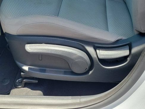 Used 2020 Kia Soul LX FWD image 16