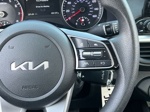 Used 2023 Kia Forte LXS image 17