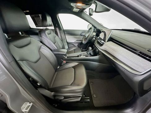 Used 2024 Jeep Compass Latitude w/ Convenience Group image 12