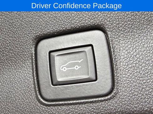 Used 2023 Chevrolet TrailBlazer RS w/ Sun and Liftgate Package AWD/4WD image 16