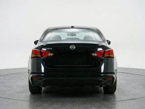 Used 2025 Nissan Altima 2.5 SV image 7