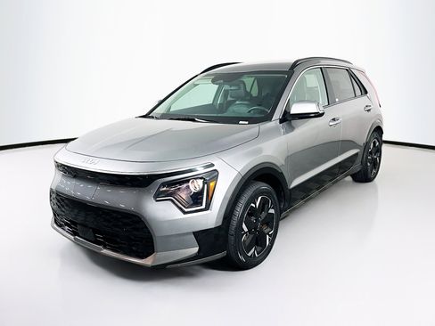 Used 2024 Kia Niro Wind FWD image 3