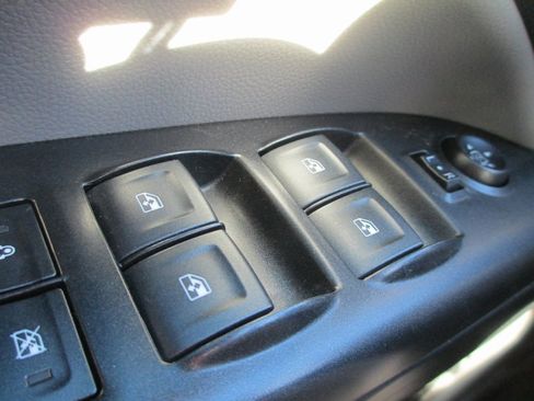 Used 2021 Chevrolet Colorado W/T w/ Custom Special Edition image 19