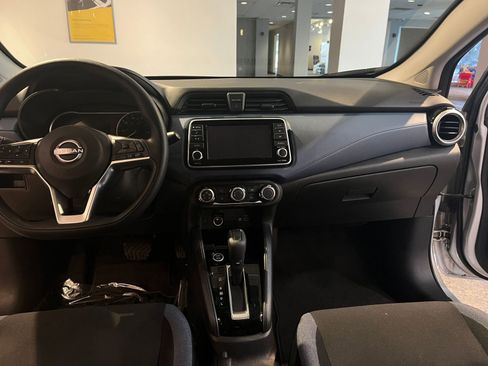 Used 2025 Nissan Versa SV image 34