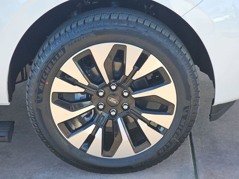 New 2026 Ford Expedition Platinum w/ Driver's Package image 41