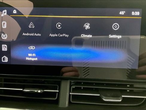 Used 2025 Chevrolet Trax RS image 40