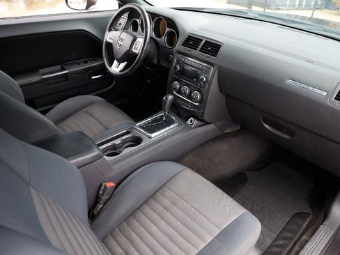 Used 2013 Dodge Challenger SXT RWD image 18