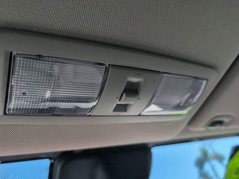 Used 2022 Nissan Frontier S image 19