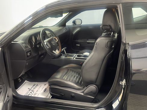 Used 2013 Dodge Challenger R/T RWD image 2