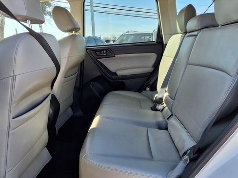 Used 2017 Subaru Forester 2.5i Premium w/ All-Weather Package image 11