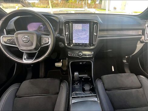 Certified 2023 Volvo C40 P8 Recharge Ultimate image 19