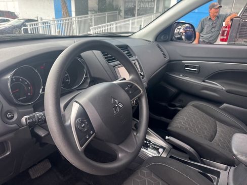 Used 2025 Mitsubishi Outlander Sport ES image 13