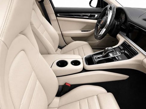 Used 2017 Porsche Panamera Turbo w/ Carbon Fiber Interior Package AWD/4WD image 7