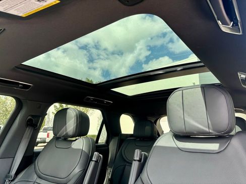 Used 2025 Land Rover Range Rover Sport Dynamic SE image 33