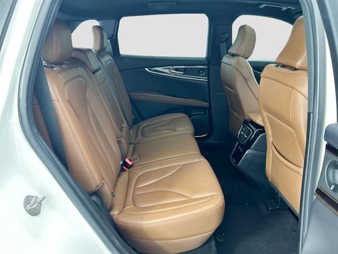 Used 2022 Lincoln Nautilus Reserve w/ Luxury Package AWD/4WD image 22