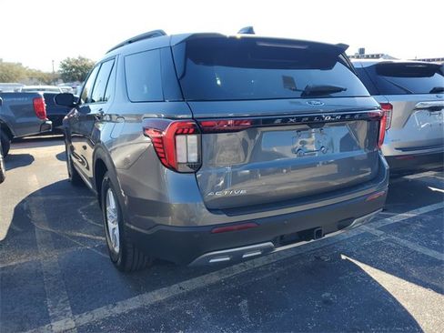 Used 2025 Ford Explorer Active w/ Active Comfort Package image 4
